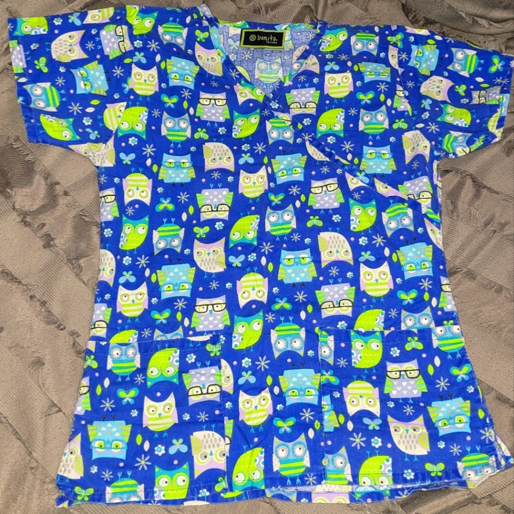 Owls! Smarty pants Bonita Scrubs  scrub top